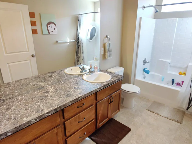 Upper Full Bath