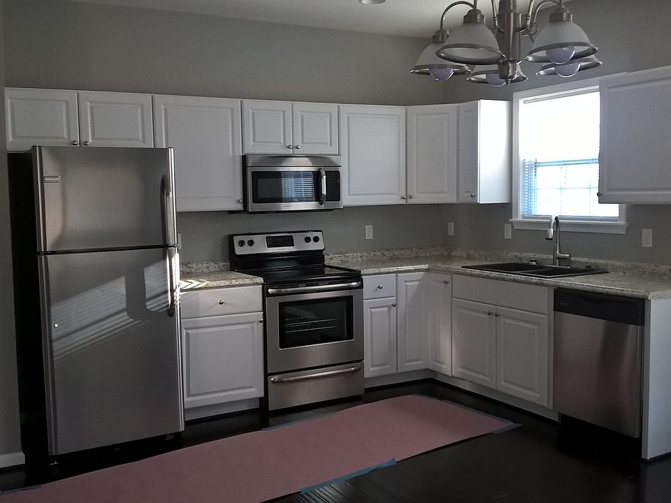 1st image of 1129 Long St