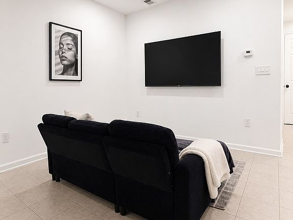 4th image of 44 Astor St APT 2