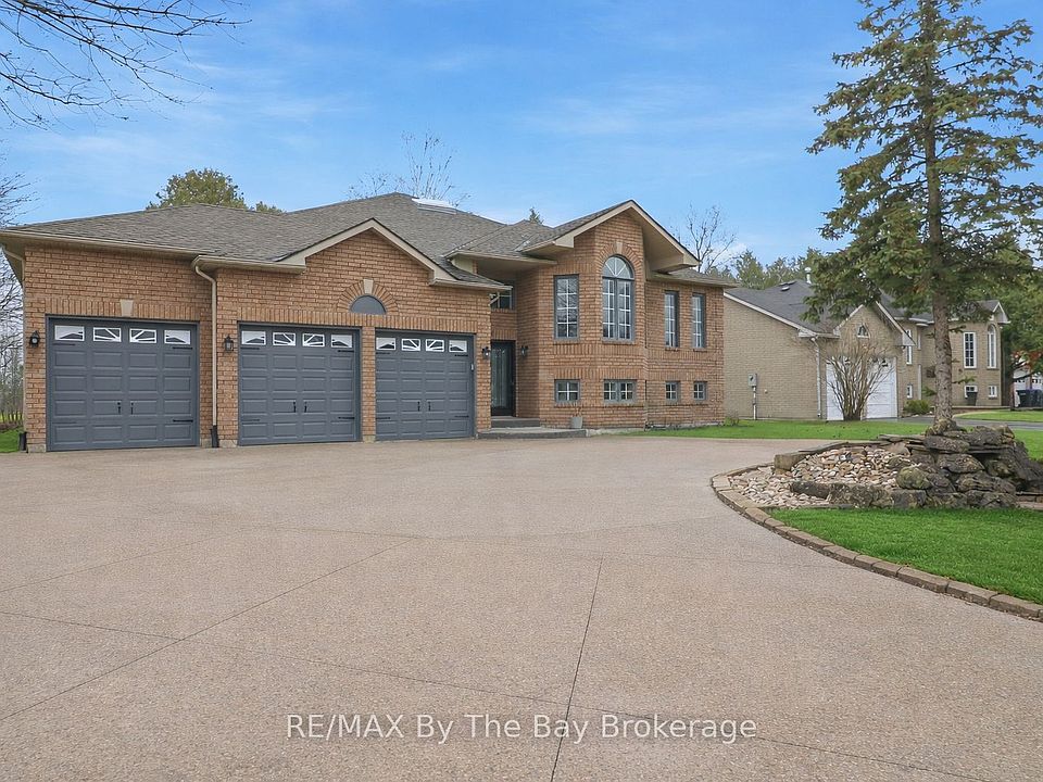 1st image of 70 Fairway Cres