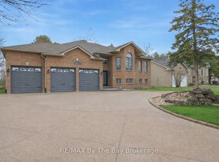 70 Fairway Cres, Wasaga Beach, ON L9Z 1B8