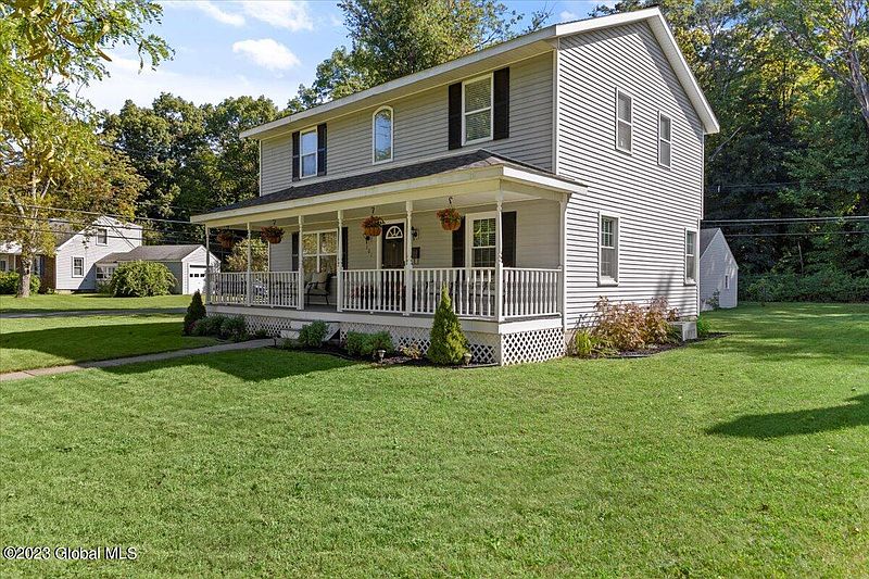 2nd image of 101 Willow Lane