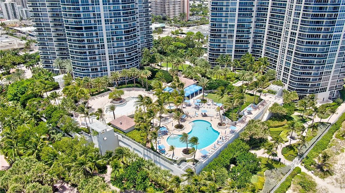 Building Photo - 3200 N Ocean Dr #1107