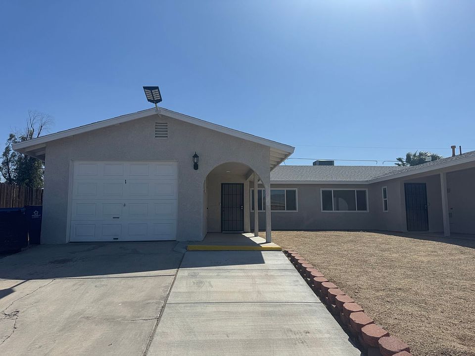 1st image of 2460 Lakeside Dr #1