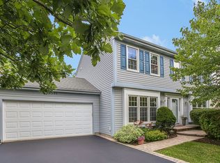 6390 Barn Swallow Ct, Gurnee, IL 60031