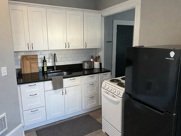 4 North State Street — Photo 2