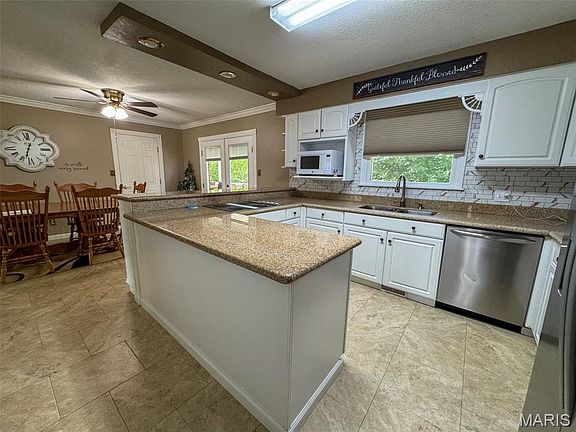 4th image of 5 Brookdale Dr