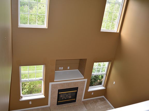 3rd image of 121 S Vista