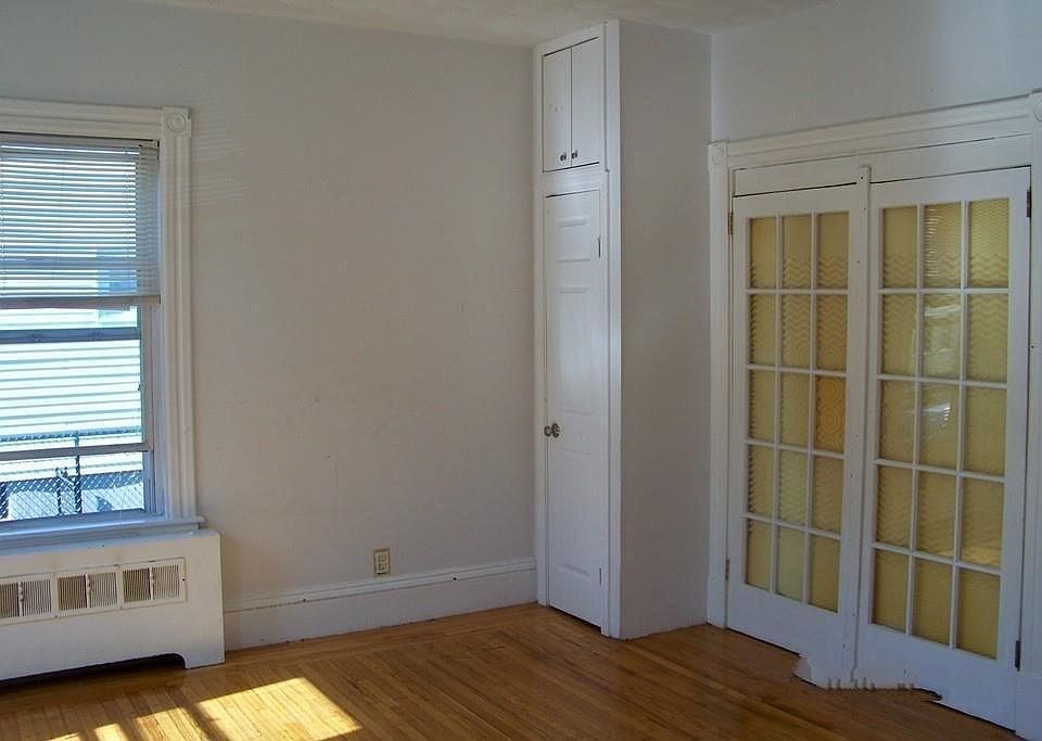 2nd image of 28 Belmont St #1