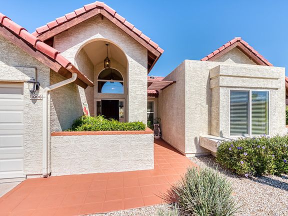 Front Entry w/ Metal Screen Door