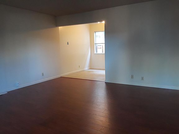 5th image of 885 Burbank Dr APT 2