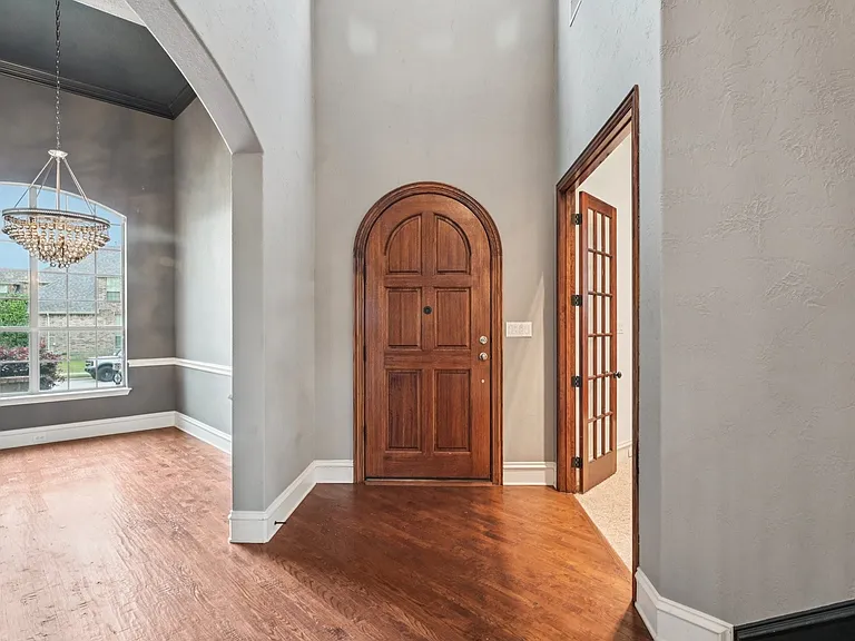 920 Norma Ln — Photo 12