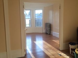 373 E 26th St #3, Brooklyn, NY 11226