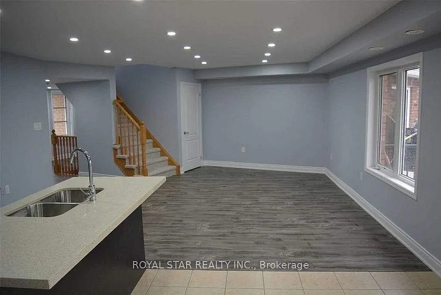 3 bed, $2,850 — Photo 1
