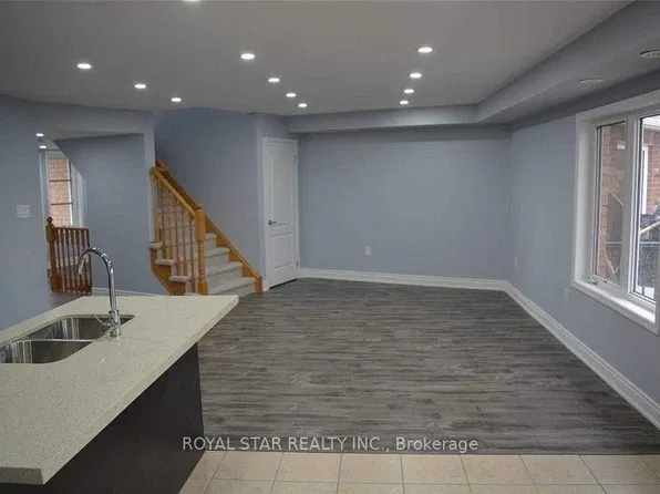 54 Baycliffe Cres, Brampton, ON L7A 3Z4