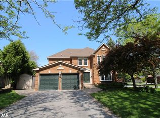 37 Falling Brook Dr, Barrie, ON L4N 7E9