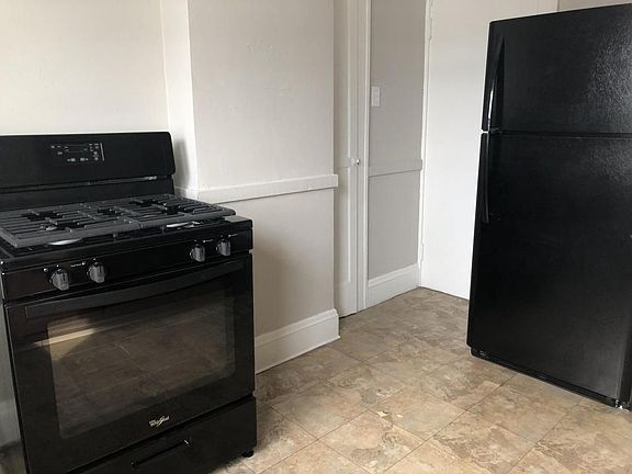 4th image of 3395 W 117th St APT 4
