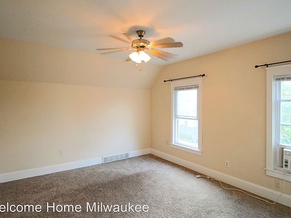 3rd image of 5418A W Garfield Ave