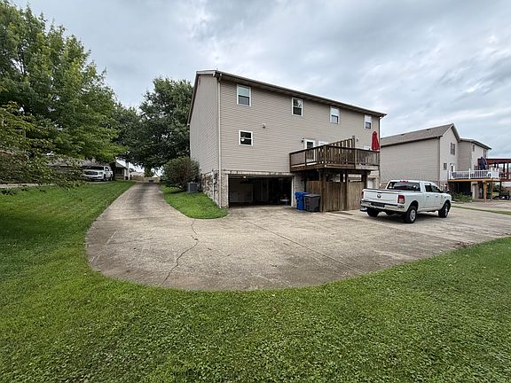 3rd image of 127 Bay Hill Dr