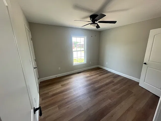 502 Hensley Dr — Photo 3
