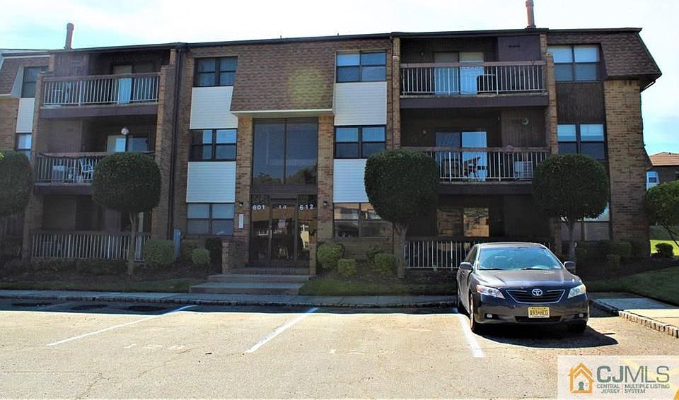1st image of 604 Sharon Garden Ct #604