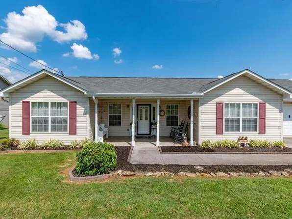 560 Keene Cir, Dandridge, TN 37725