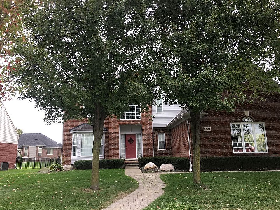 1st image of 22387 Woodlake Dr