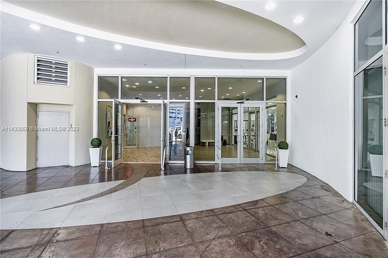 1st image of 1750 N Bayshore Dr APT 4205