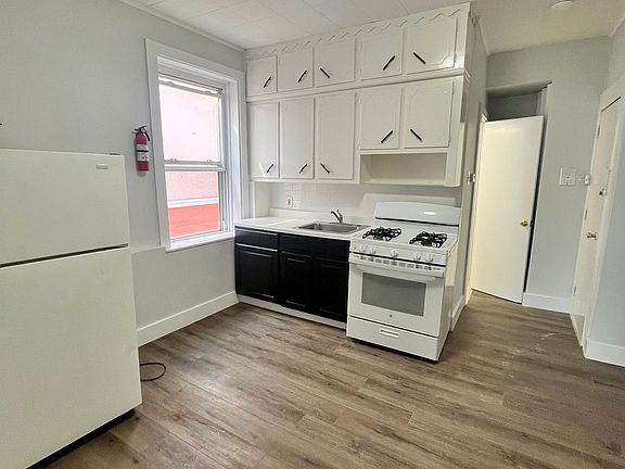 2nd image of 934 Pavonia Ave APT 6