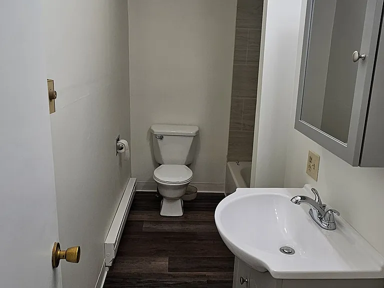 30 E Pine St — Photo 2