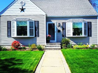 29 Heathcote Rd, Lindenhurst, NY 11757