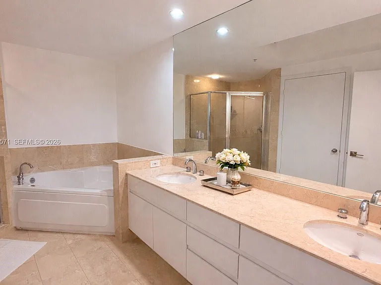848 Brickell Key Dr #905 — Photo 11