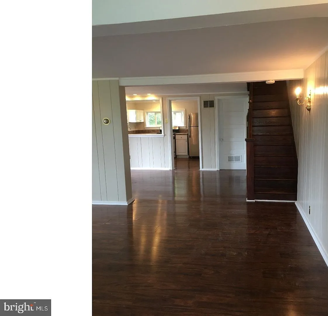 2 bed, 1.0 bath, $1,950 — Photo 4