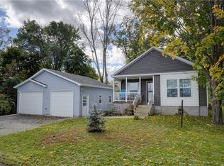 12 Gwyn Ln W, Bloomfield, NY 14469