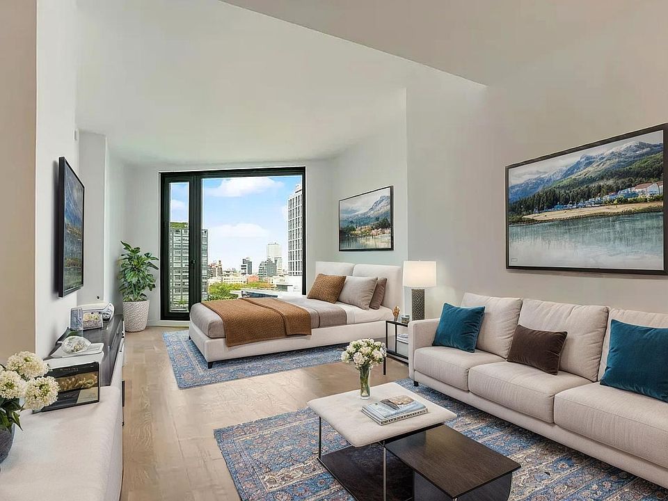 1st image of 329 Broadway #904