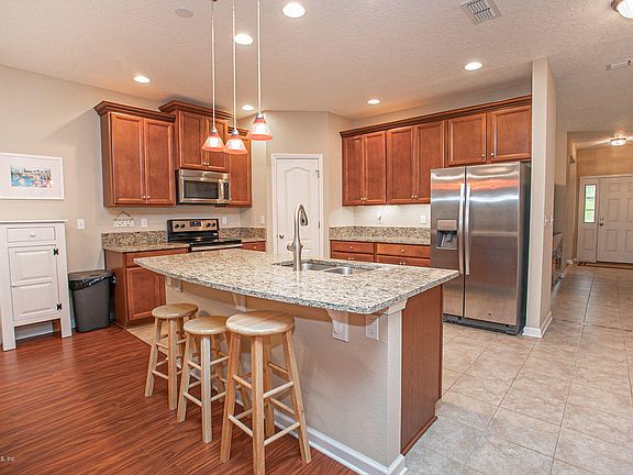 4th image of 304 Winding Oak Way