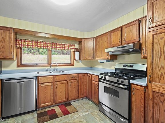 3rd image of 56 W Wood St