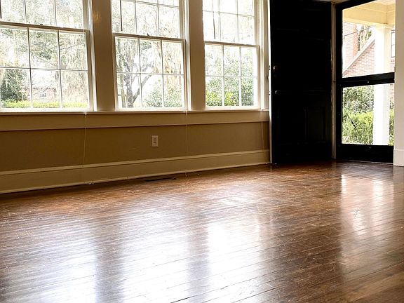2nd image of 552 Fairway Dr #552