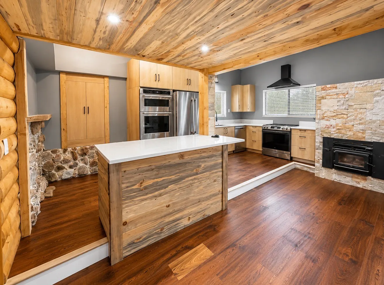 4 bed, 1930 sqft, $3,000 — Photo 1