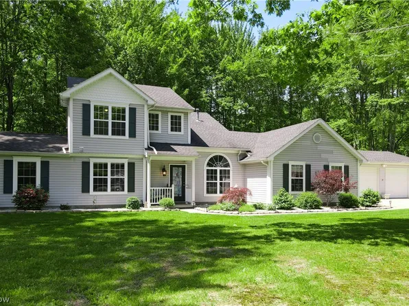 2049 N Park Ln, Rock Creek, OH 44084