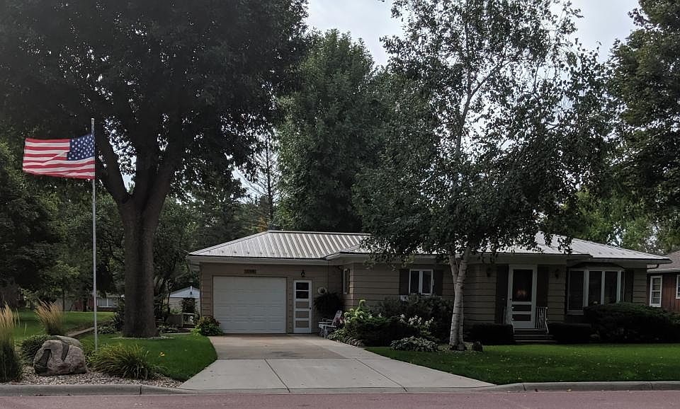 1st image of 644 4th Ave