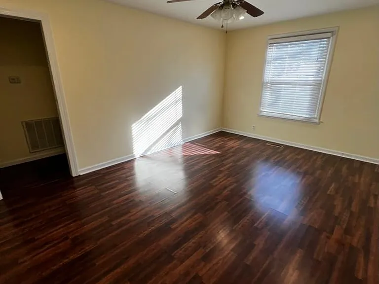 6325 Thunderbird Dr — Photo 3