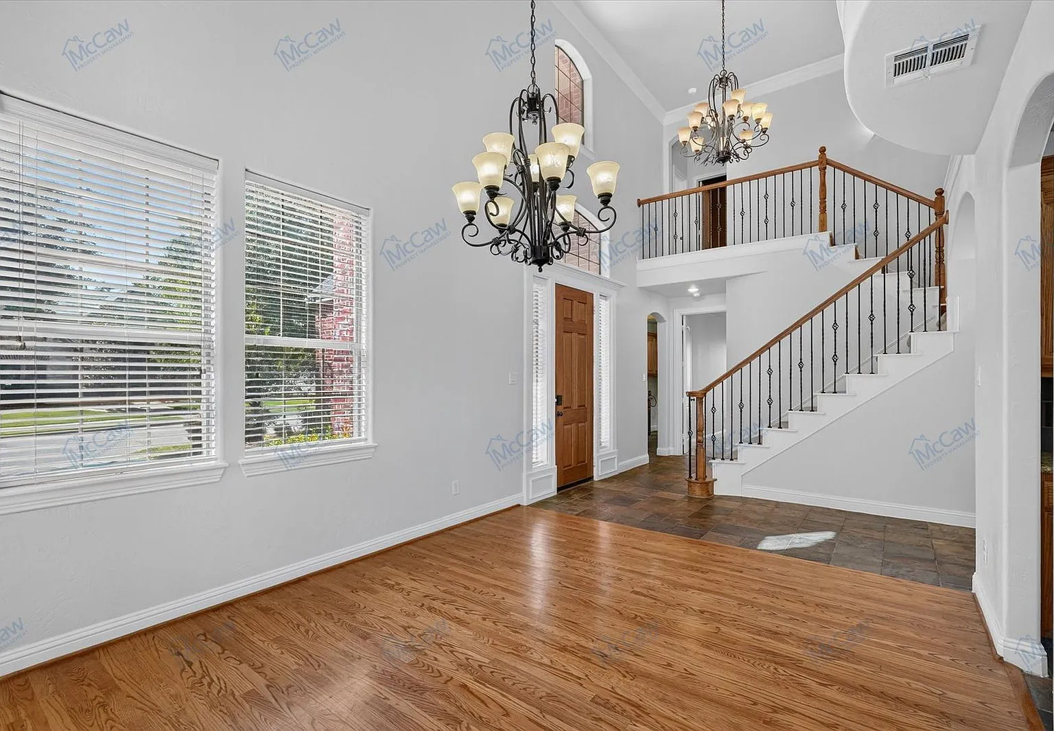 5 bed, 4.5 bath, 3925 sqft, $3,800 — Photo 4