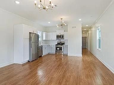 2nd image of 2829 Pauger St