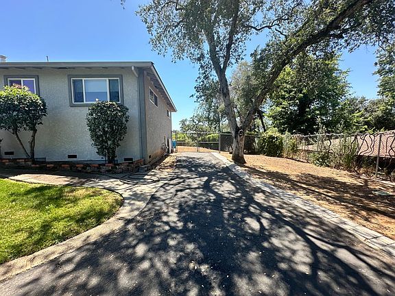 5th image of 3370 Glen Ave