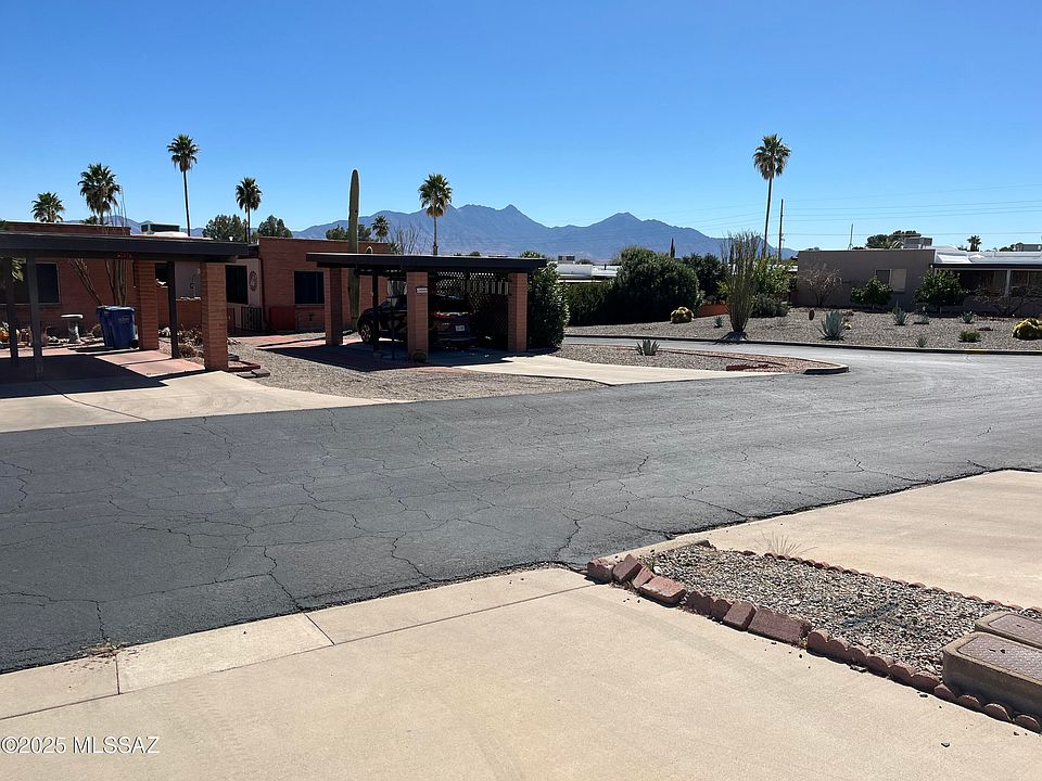 1st image of 207 N Calle Del Diablo
