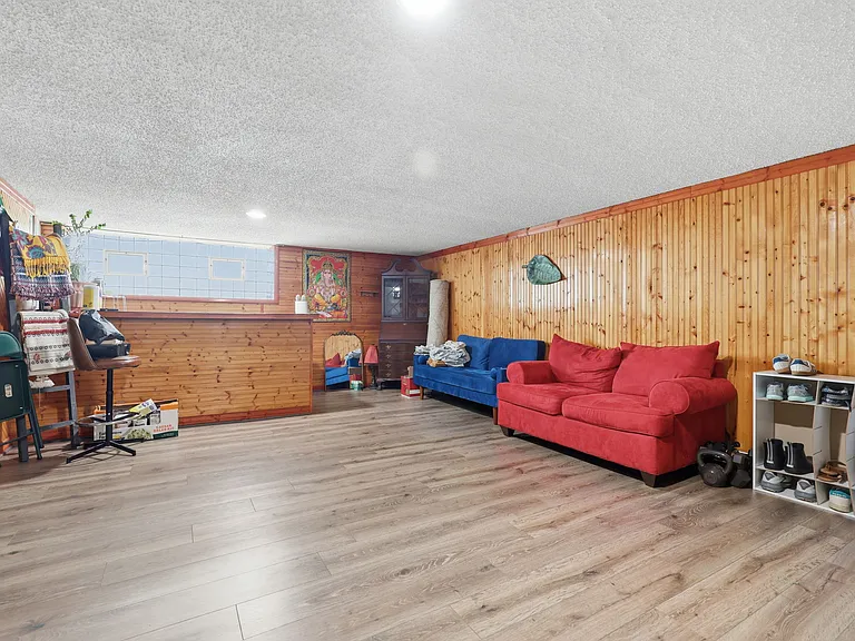 3839 Janice St — Photo 17
