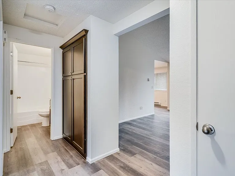 Barclay Square Where Convenience Meets Community Up to 1-Month Free! — Photo 29