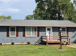 1002 Oakvale Dr, Harrisonville, MO 64701
