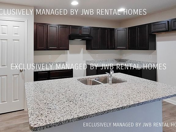 5th image of 641 Herman St